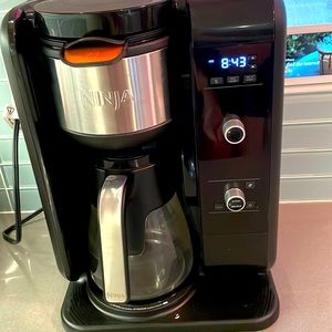 Ninja hot and cold brew 10 cup coffee maker- black